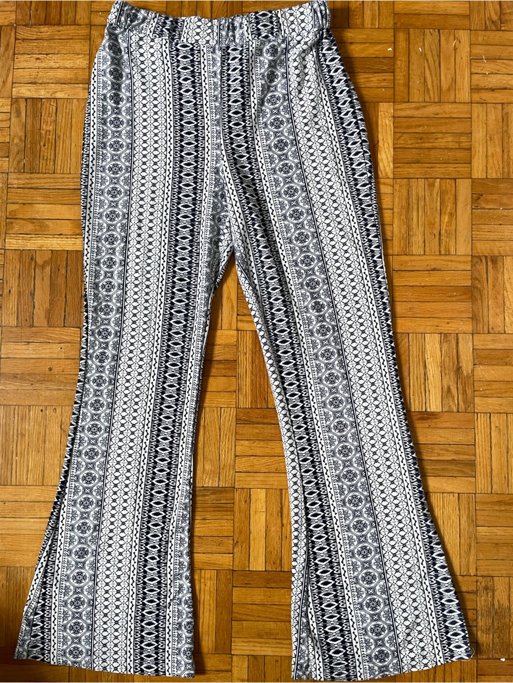 Fashion Nova Black & White Patterned Wide-Leg Pants